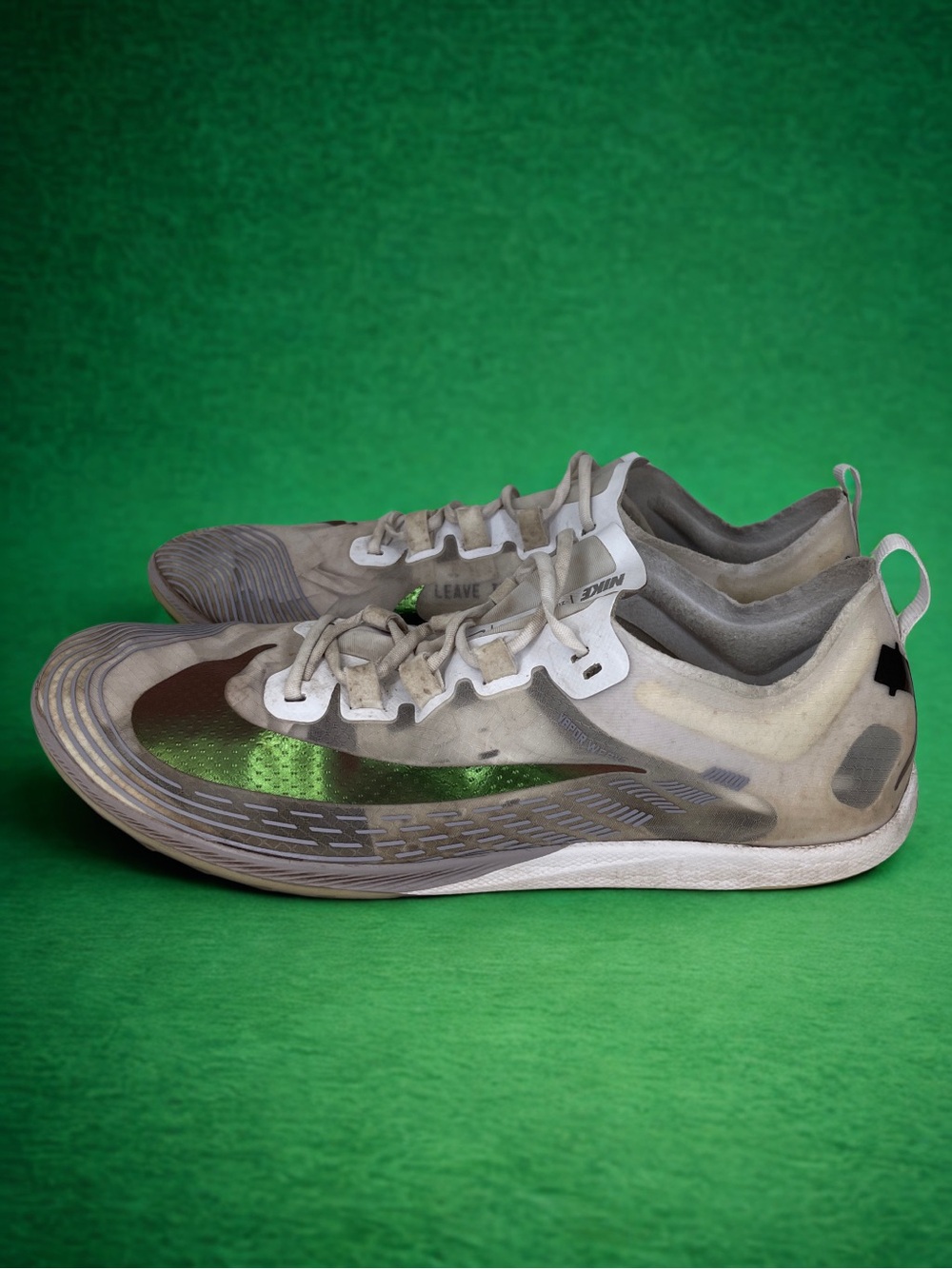 Nike Cross Country Spikes Men’s White Running Shoes with Metallic Green Swoosh
